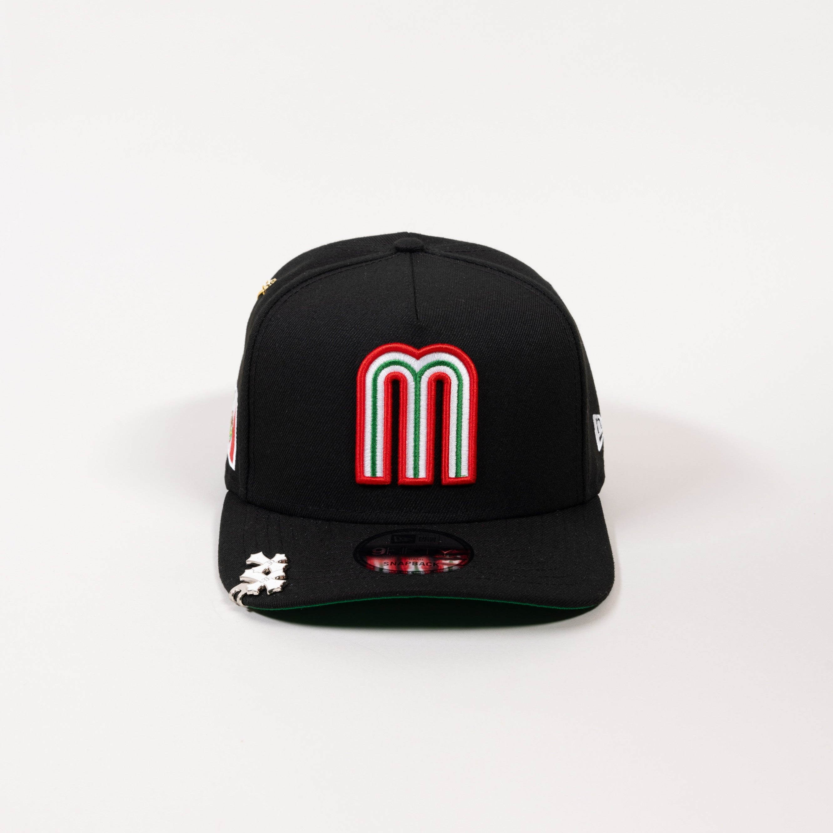 NEW ERA EXCLUSIVE 9FIFTY A-FRAME BLACK MEXICO SNAPBACK W/ MEXICO FLAG SIDE PATCH