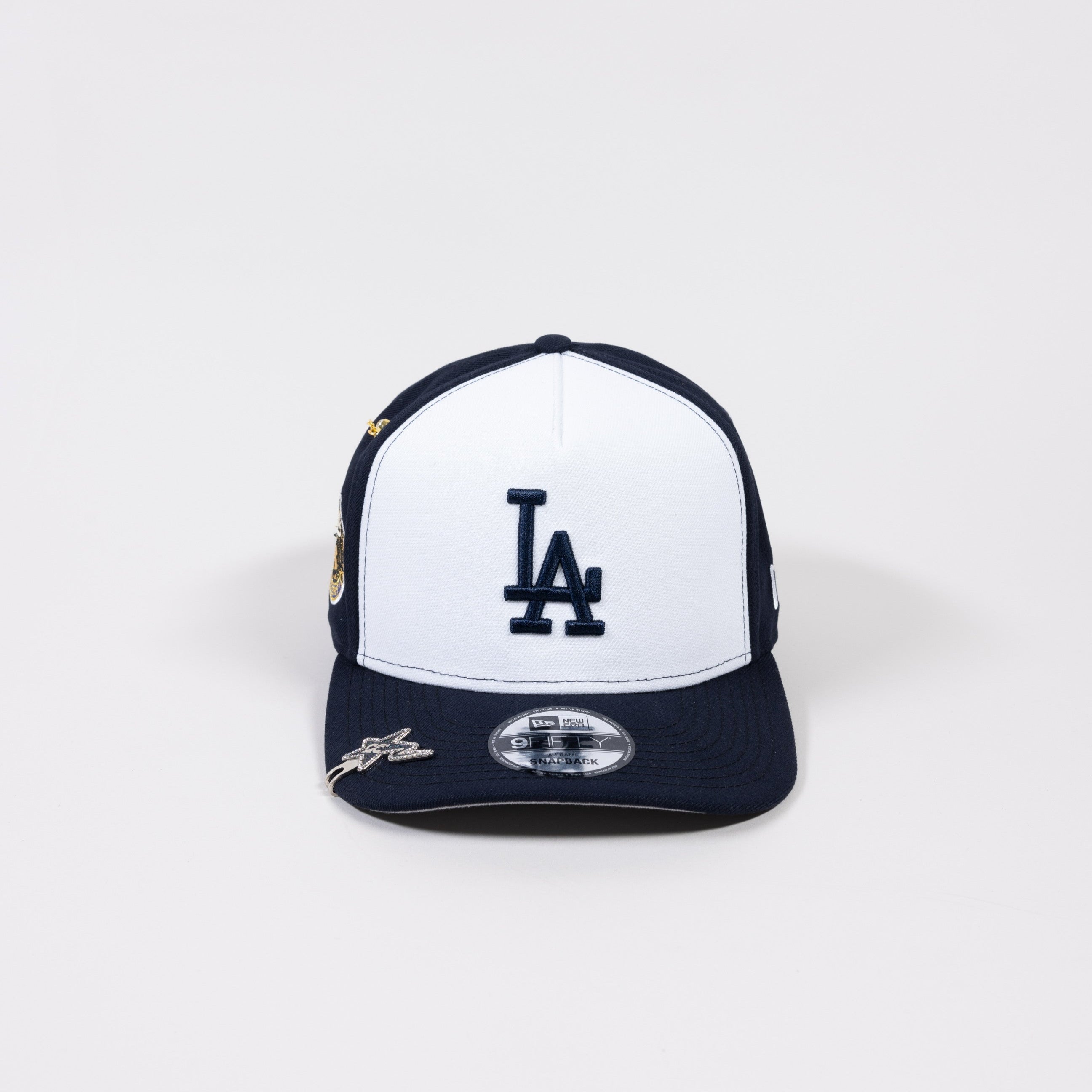 NEW ERA EXCLUSIVE 9FIFTY A-FRAME WHITE/NAVY LOS ANGELES DODGERS SNAPBACK W/ WORLD SERIES SIDE PATCH