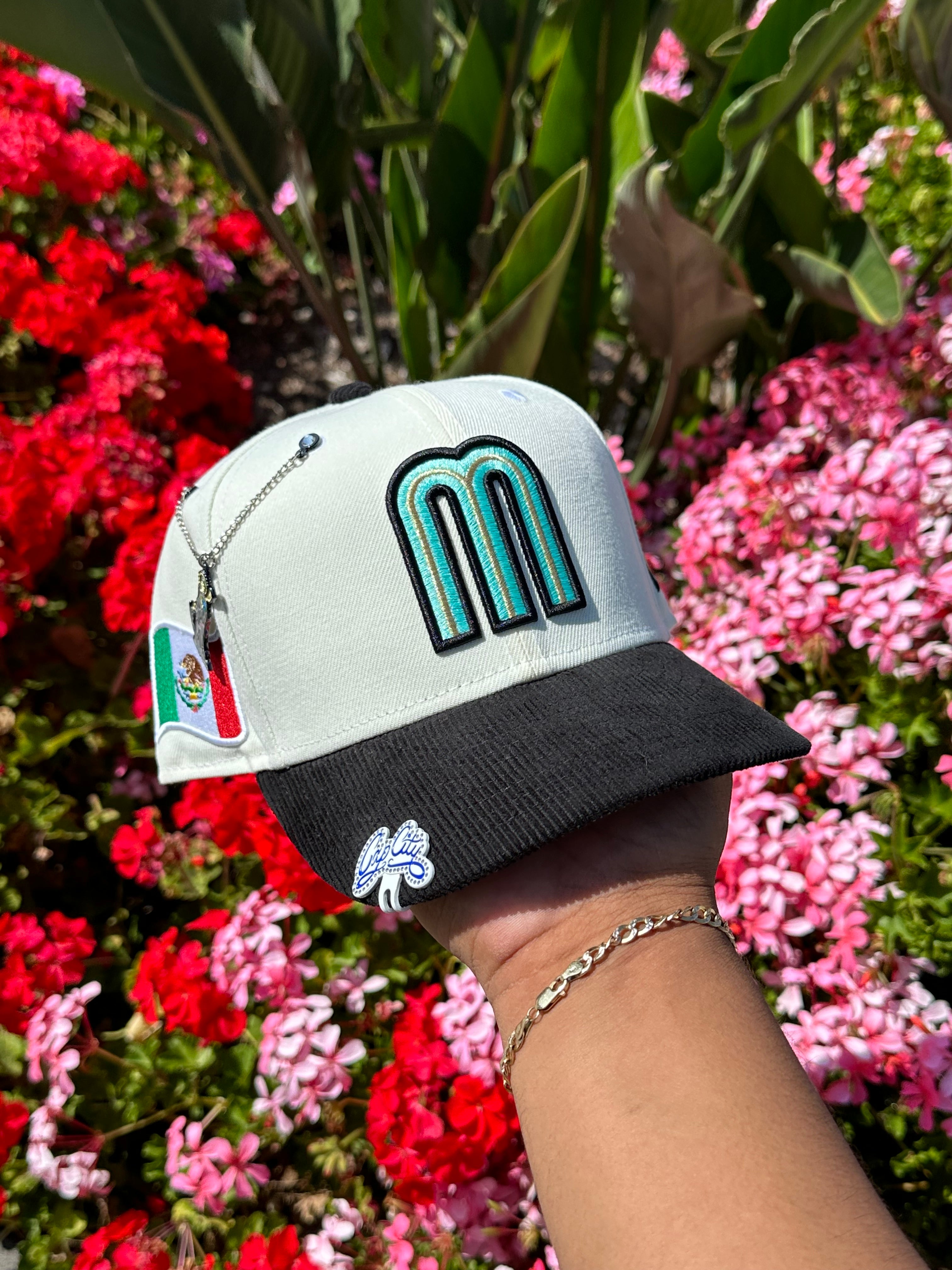 NEW ERA EXCLUSIVE 59FIFTY CHROME WHITE/CORDUROY MEXICO W/ MEXICO FLAG SIDE PATCH