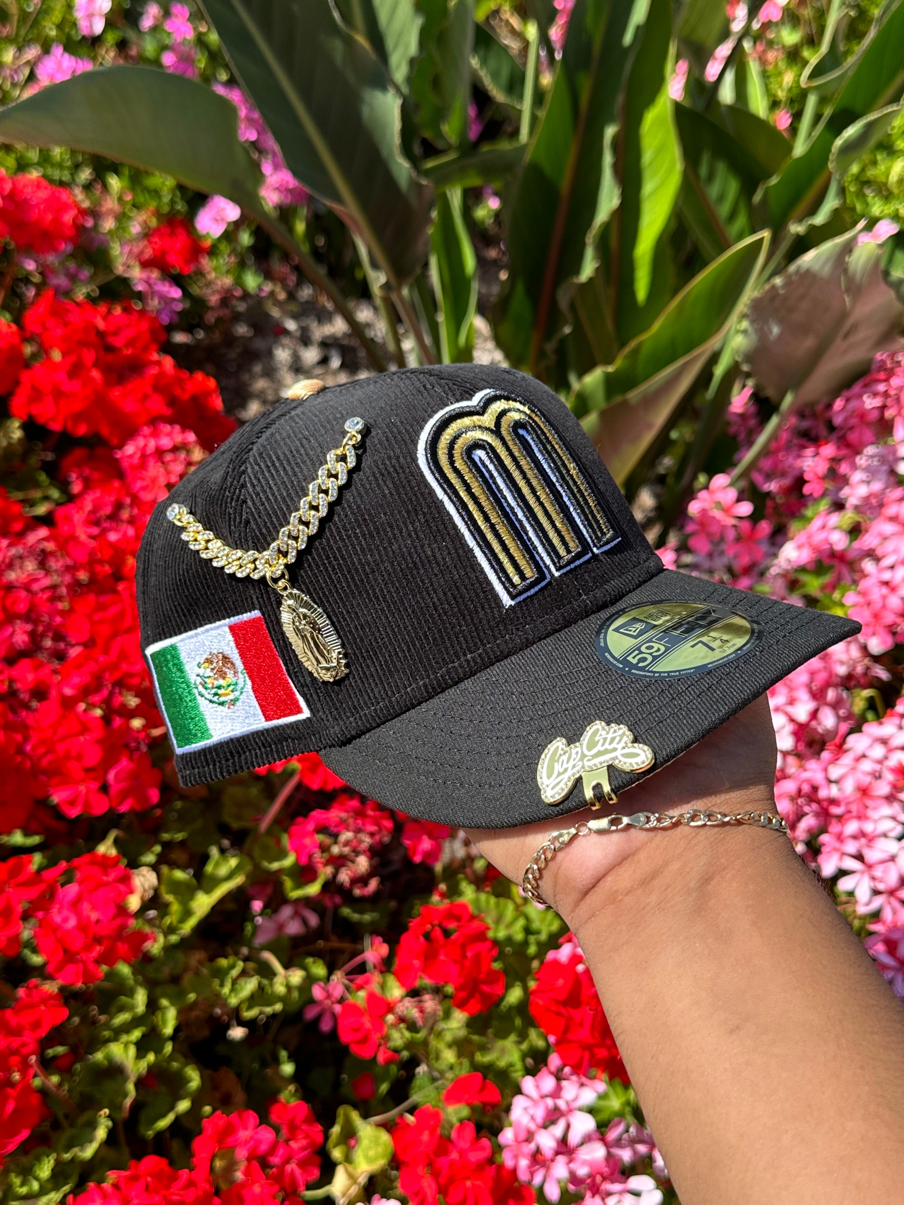 NEW ERA EXCLUSIVE 59FIFTY BLACK CORDUROY MEXICO W/ MEXICO FLAG SIDE PATCH