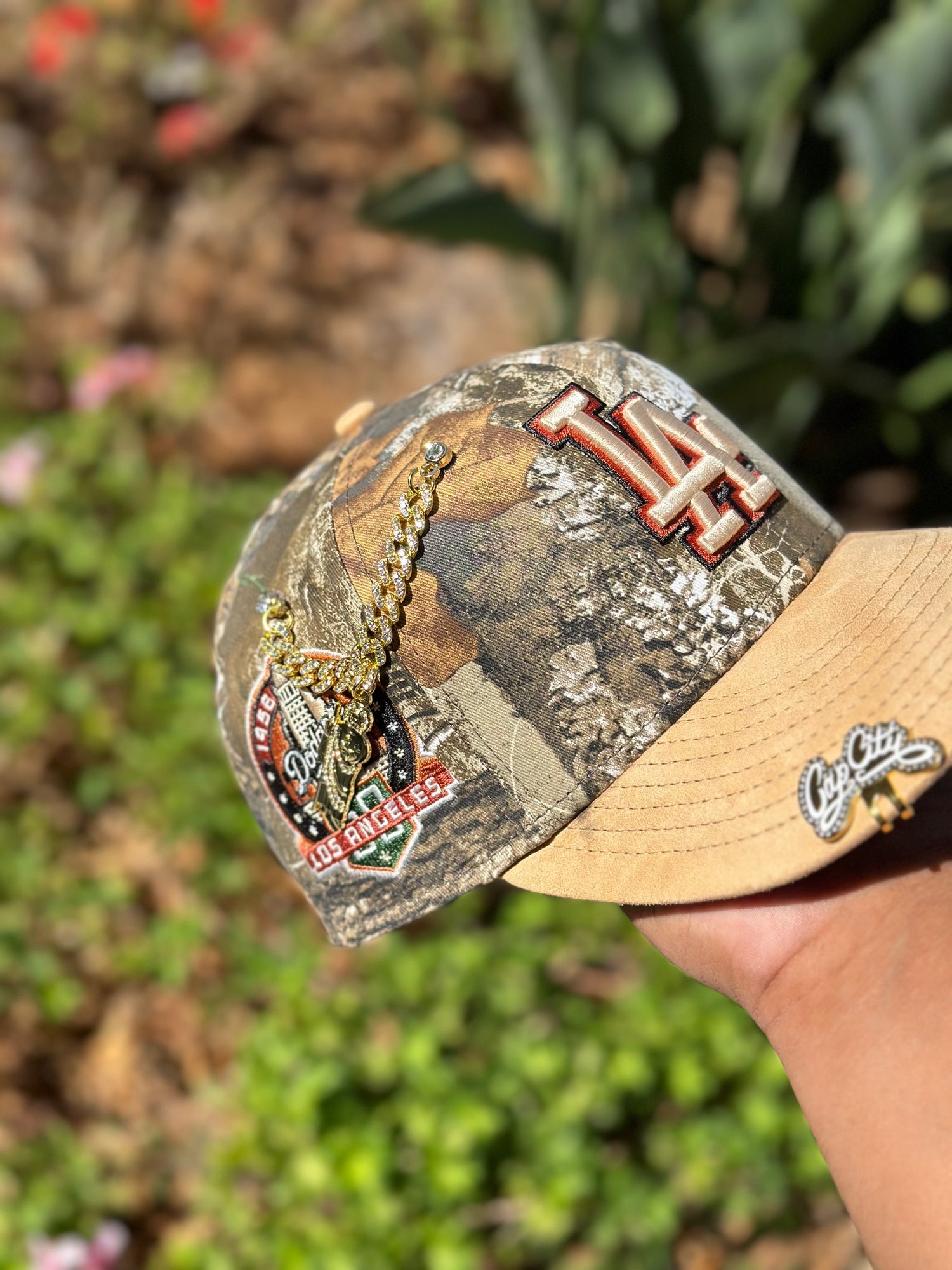 NEW ERA EXCLUSIVE 59FIFTY REALTREE/KHAKI SUEDE LOS ANGELES DODGERS W/ 60TH ANNIVERSARY SIDE PATCH