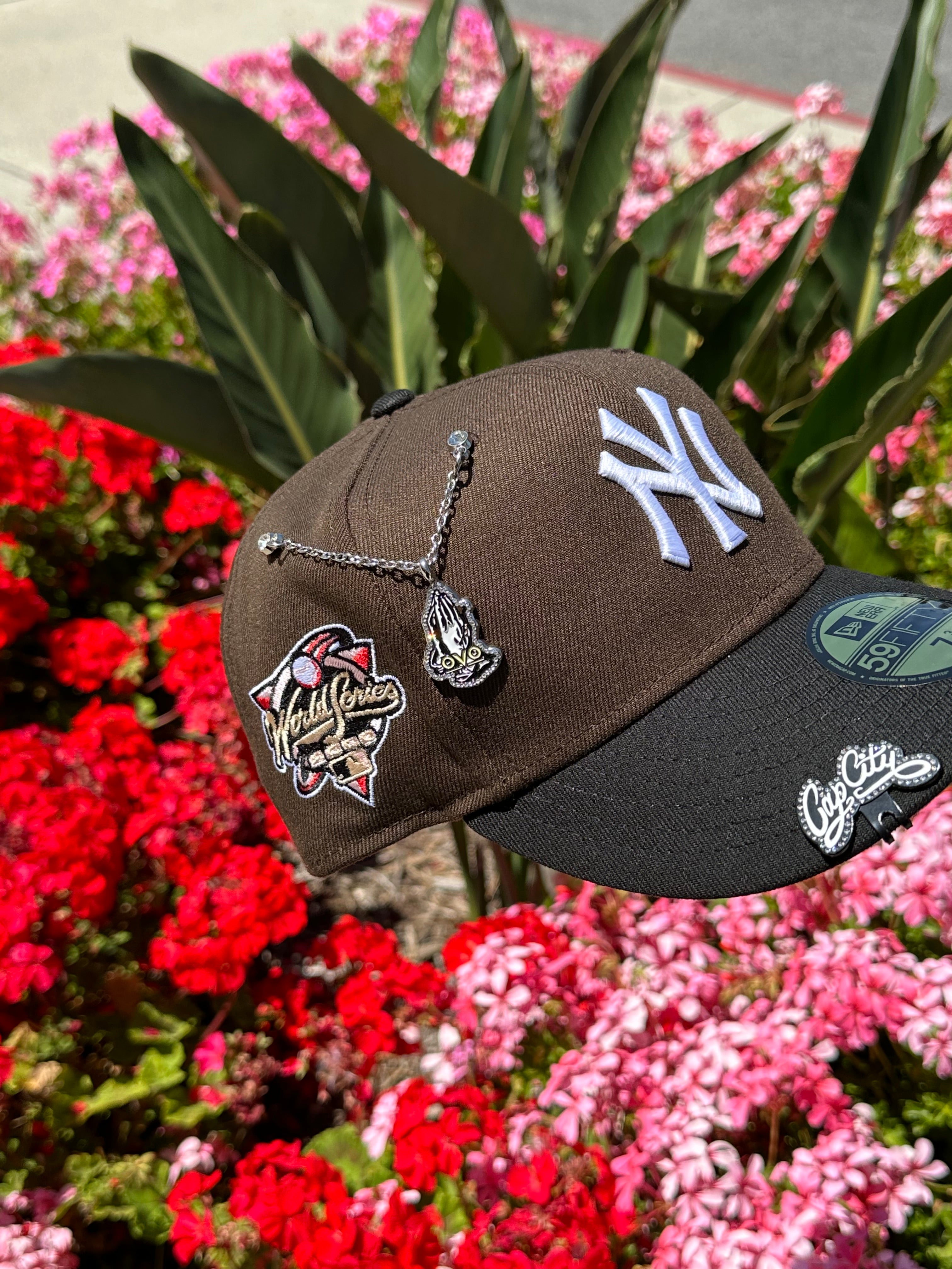 NEW ERA EXCLUSIVE 59FIFTY MOCHA/BLACK NEW YORK YANKEES W/ 2000 WORLD SERIES SIDE PATCH