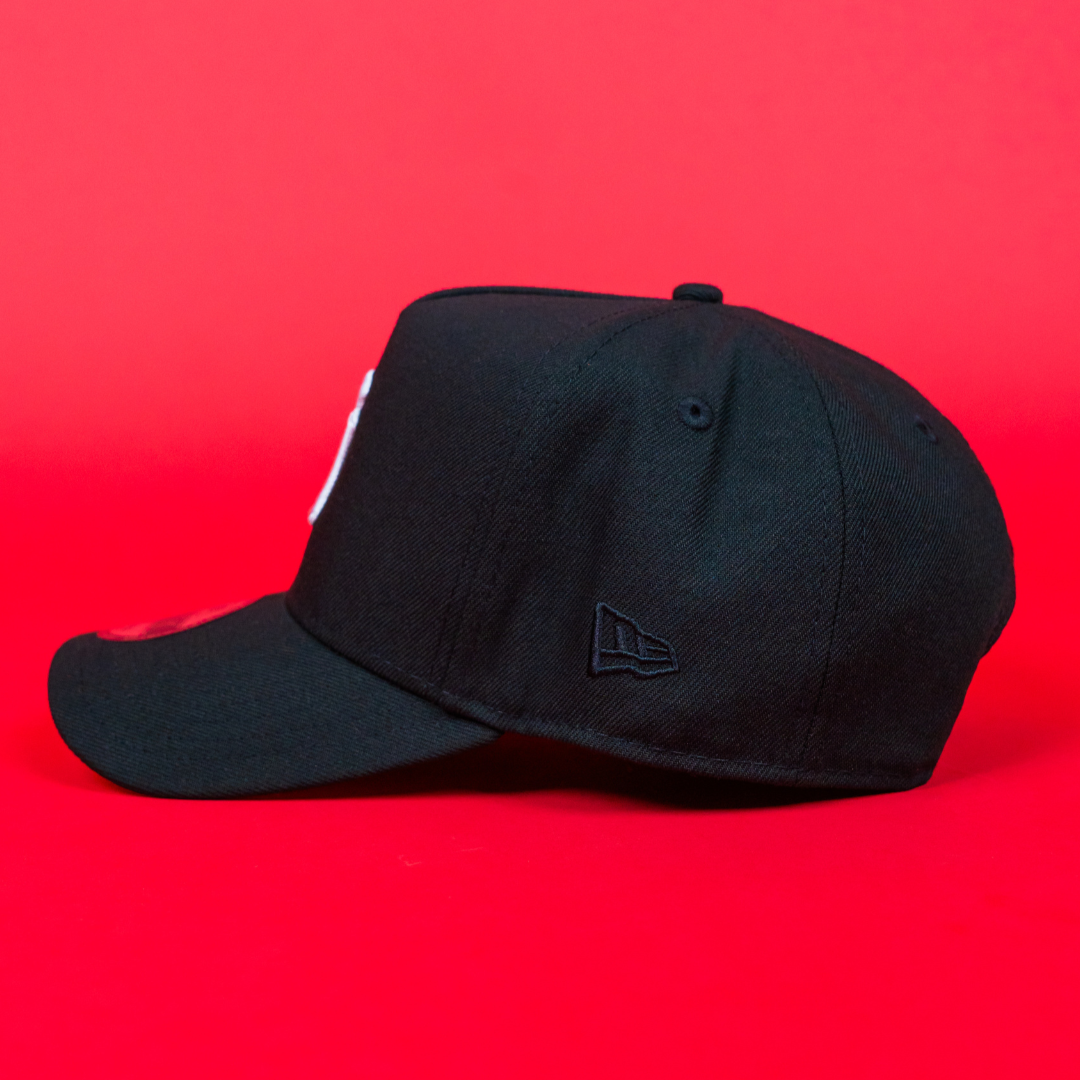 NEW ERA 9FIFTY A-FRAME BLACK NEW YORK YANKEES SNAPBACK W/ 1999 WORLD SERIES WORLD SERIES SIDE PATCH