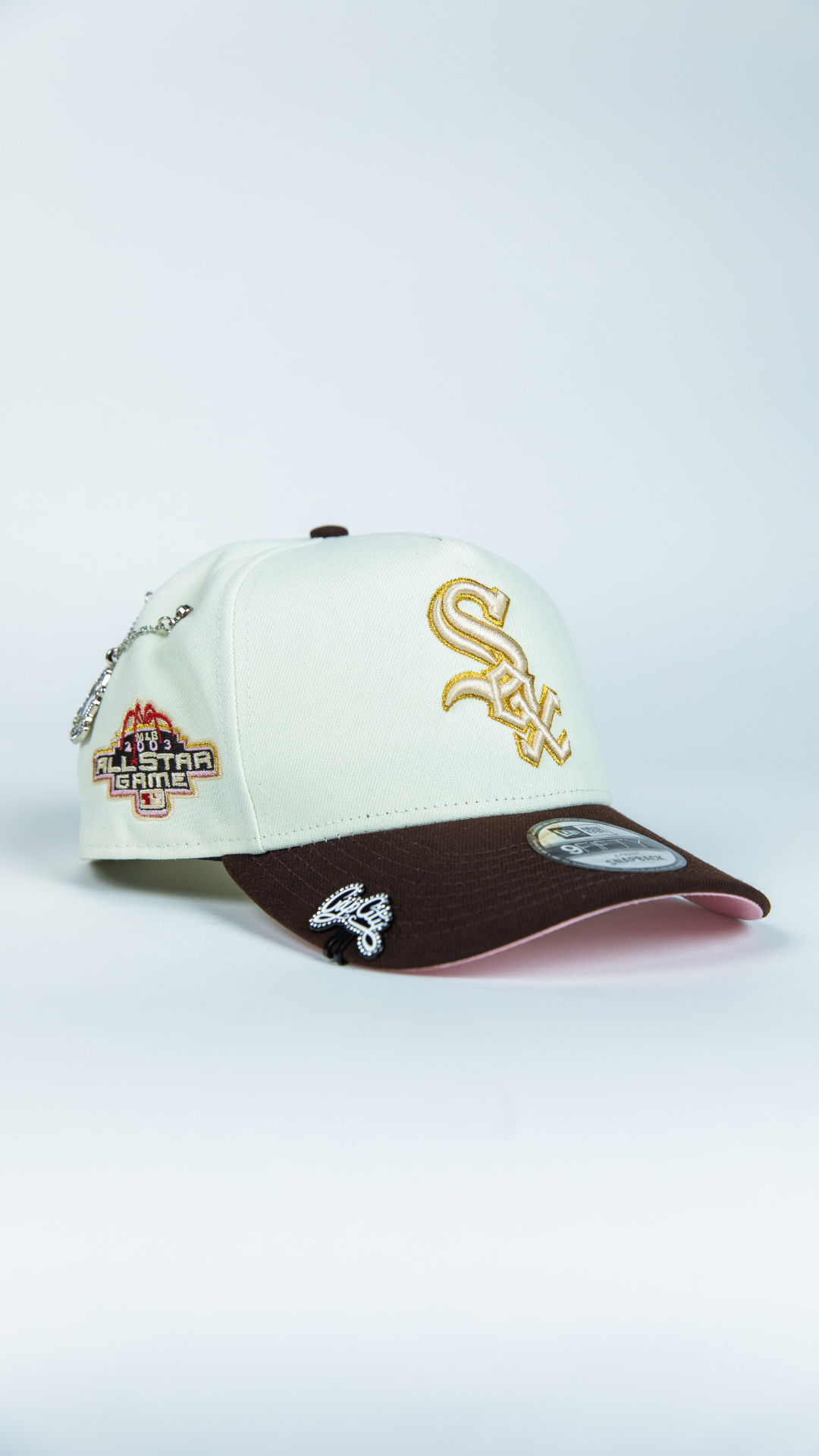 NEW ERA 9FIFTY A-FRAME CHROME/ BROWN CHICAGO WHITE SOX SNAPBACK W/ 2003 ALL STAR GAME SIDE PATCH