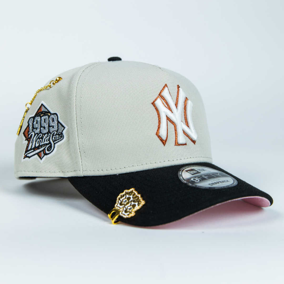 NEW ERA 9FIFTY A-FRAME LIGHT GREY NEW YORK YANKEES SNAPBACK W/ 1999 WORLD SERIES WORLD SERIES SIDE PATCH