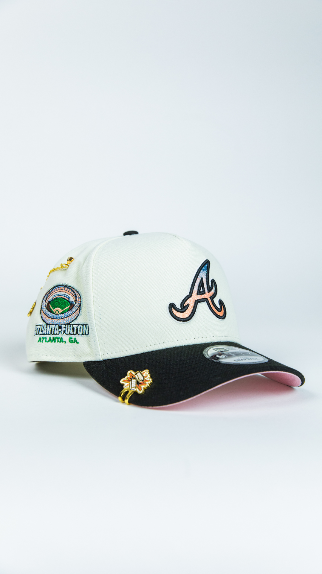 NEW ERA 9FIFTY A-FRAME CHROME/ BLACK ATLANTA BRAVES SNAPBACK W/ ATLANTA FULTON SIDE PATCH