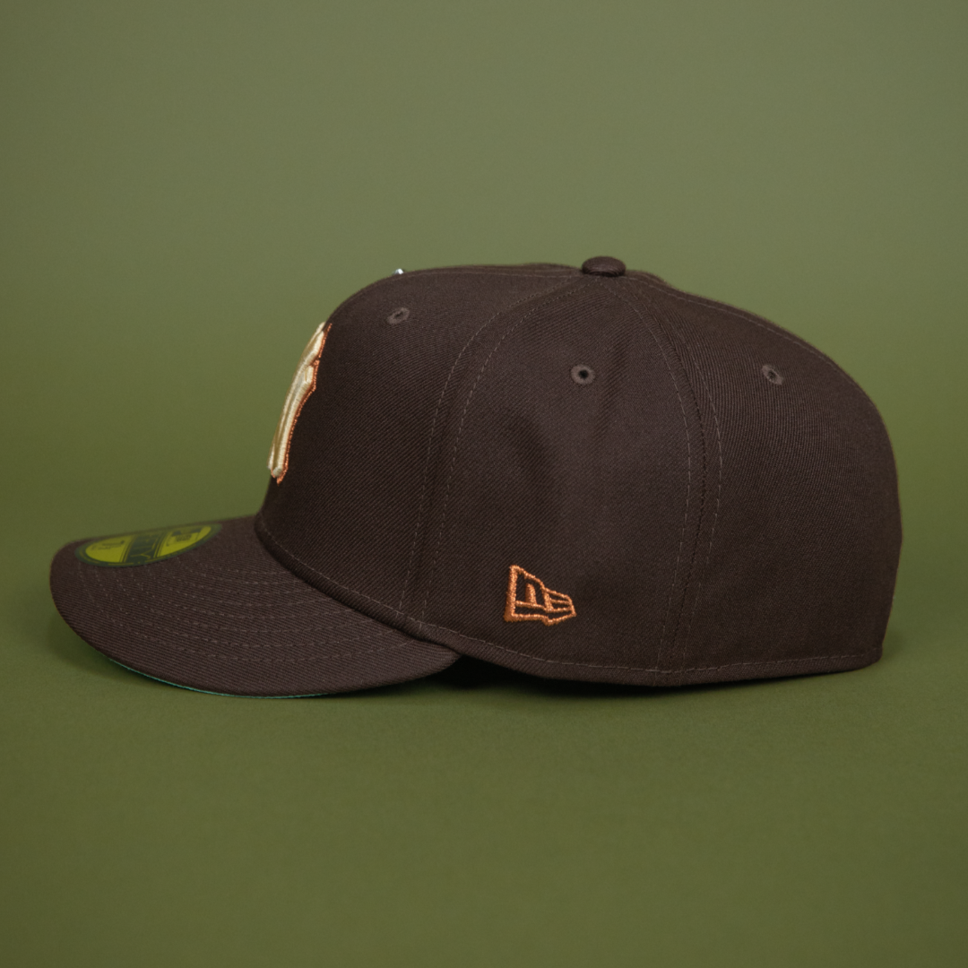 NEW ERA EXCLUSIVE 59FIFTY DARK BROWN NEW YORK YANKEES W/ 1999 WORLD SERIES SIDE PATCH