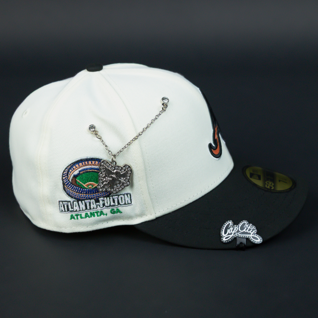 NEW ERA EXCLUSIVE 59FIFTY CHROME/ BLACK ATLANTA BRAVES W/ ATLANTA-FULTON SIDE PATCH