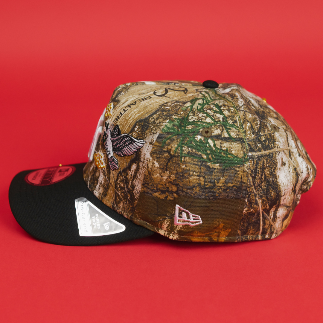 NEW ERA EXCLUSIVE 9FIFTY A-FRAME REALTREE NEW YORK YANKEES "HEAVENLY CITY" W/ 1999 WORLD SERIES SIDE PATCH *FREE BLIP INCLUDED