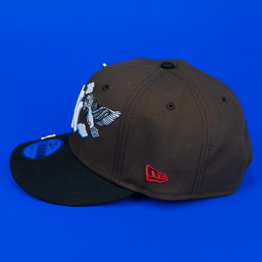 NEW ERA EXCLUSIVE 9FIFTY BROWN/ BLACK NEW YORK YANKEES "HEAVENLY CITY" SNAPBACK W/ 1999 WORLD SERIES SIDE PATCH *FREE BLIP INCLUDED