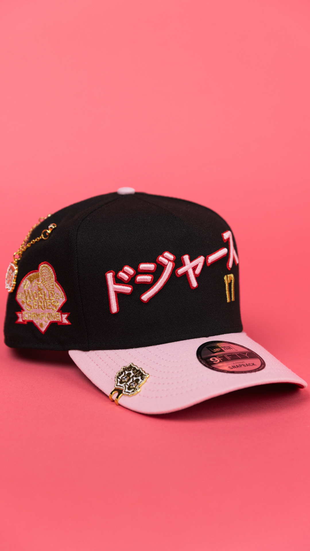 NEW ERA 9FIFTY A-FRAME BLACK/ PINK LOS ANGELES DODGERS JAPANESE SCRIPT W/ WORLD SERIES CHAMPIONS SIDE PATCH
