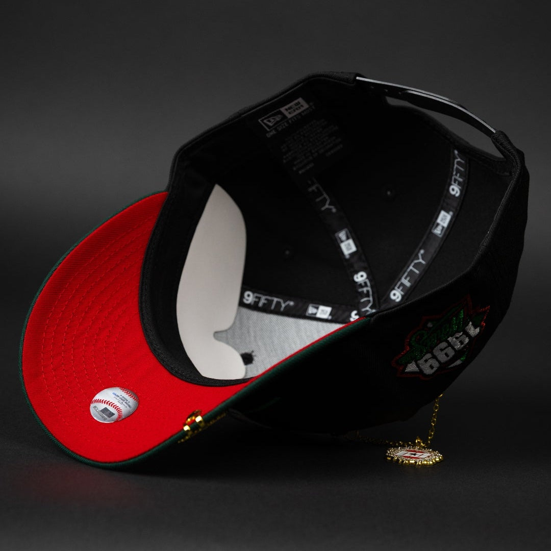 NEW ERA EXCLUSIVE 9FIFTY BLACK/ FOREST GREEN NEW YORK YANKEES SNAPBACK W/ RED ROSE + 1999 WORLD SERIES SIDE PATCH