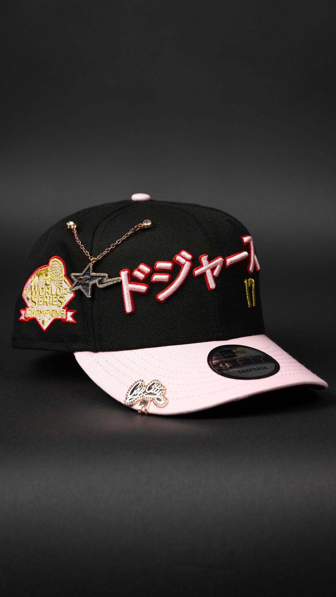 NEW ERA EXCLUSIVE 9FIFTY BLACK/ PINK LOS ANGELES DODGERS SNAPBACK W/ JAPANESE SCRIPT + WORLD SERIES CHAMPIONS SIDE PATCH