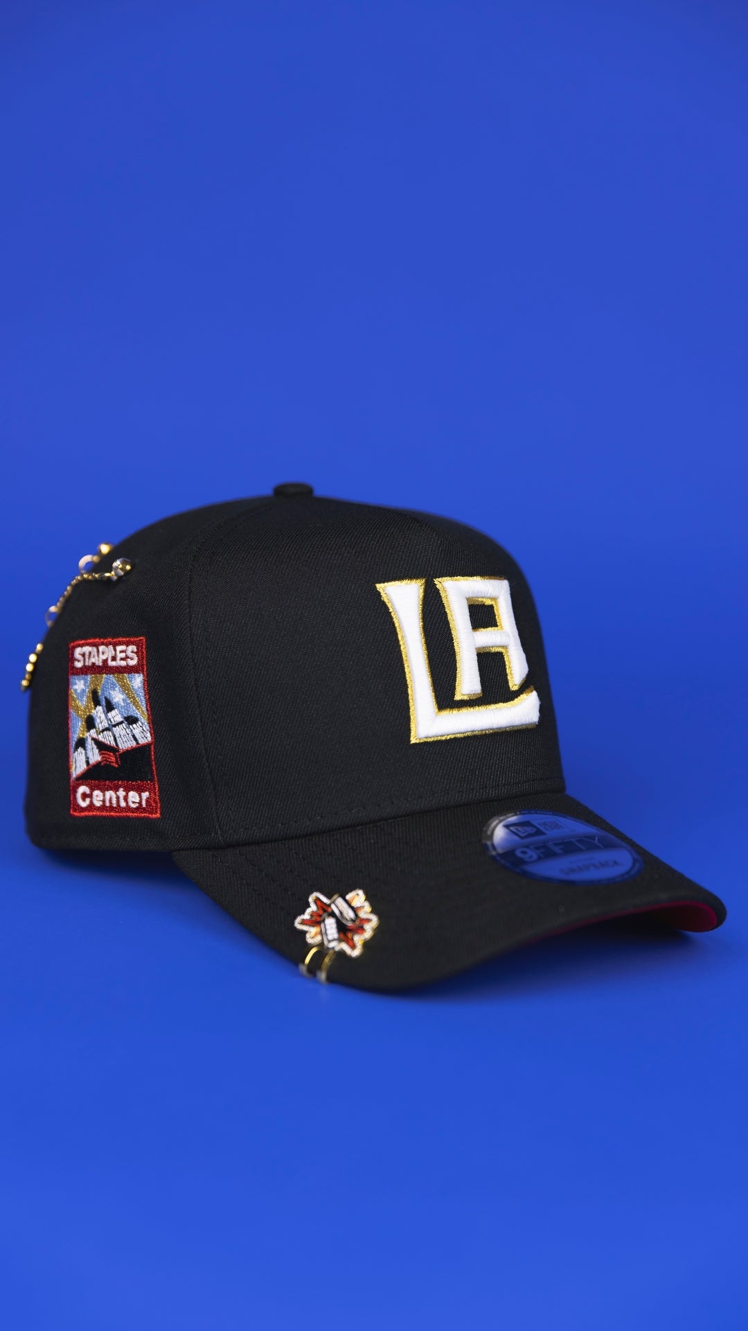 NEW ERA 9FIFTY A-FRAME BLACK LOS ANGELES KINGS SNAPBACK W/ STAPLES CENTER SIDE PATCH