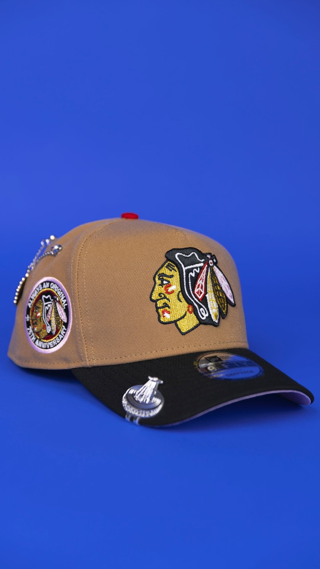 NEW ERA 9FIFTY A-FRAME CAMEL BROWN CHICAGO BLACKHAWKS SNAPBACK W/ 75TH ANNIVERSARY SIDE PATCH
