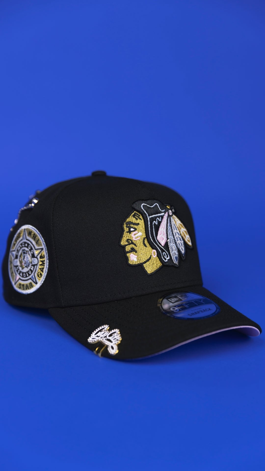 NEW ERA 9FIFTY A-FRAME BLACK CHICAGO BLACKHAWKS SNAPBACK W/ ALL STAR GAME SIDE PATCH