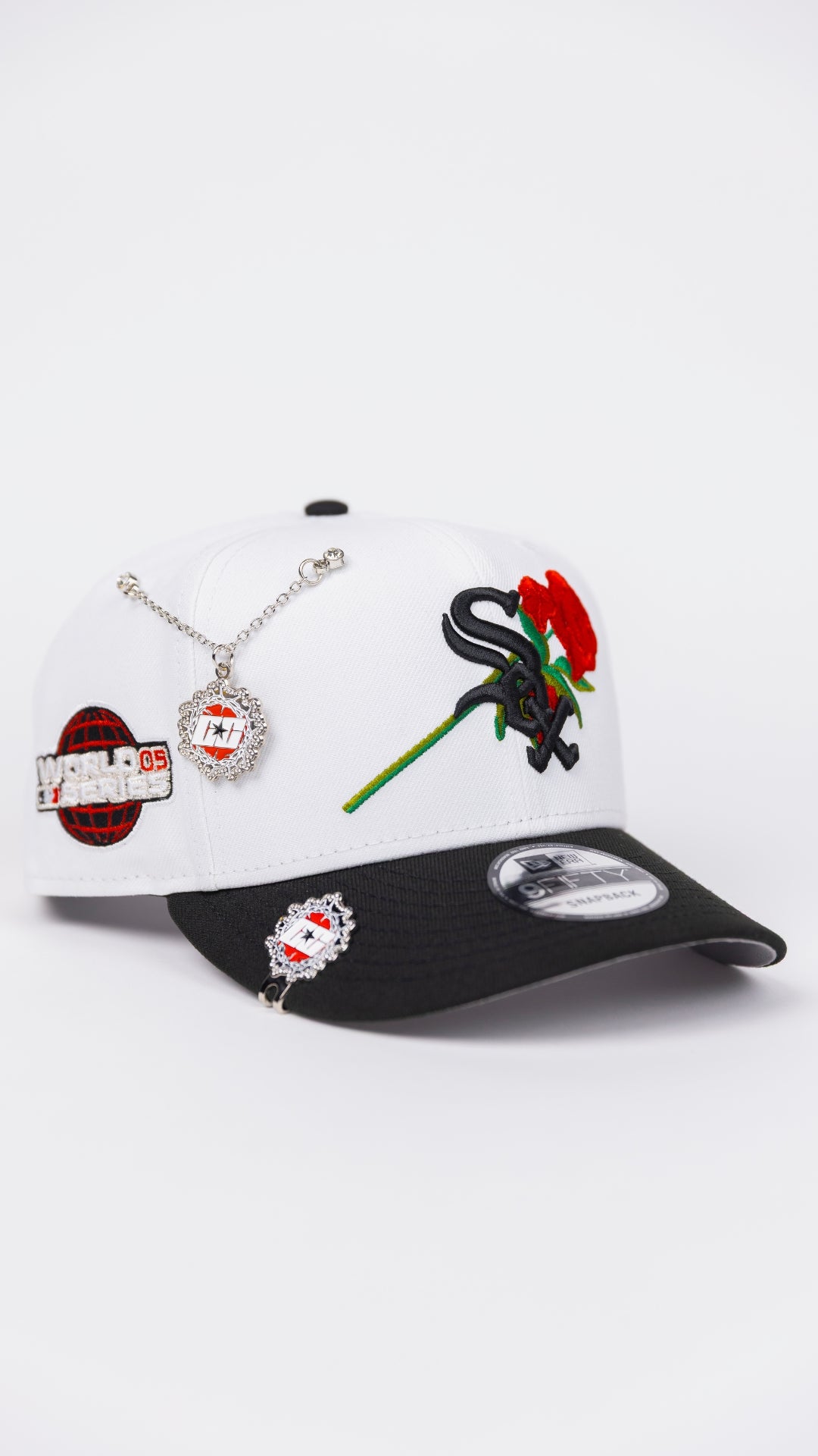 NEW ERA EXCLUSIVE 9FIFTY PEARL WHITE CHICAGO WHITE SOX SNAPBACK W/ RED ROSE + 2005 WORLD SERIES SIDE PATCH