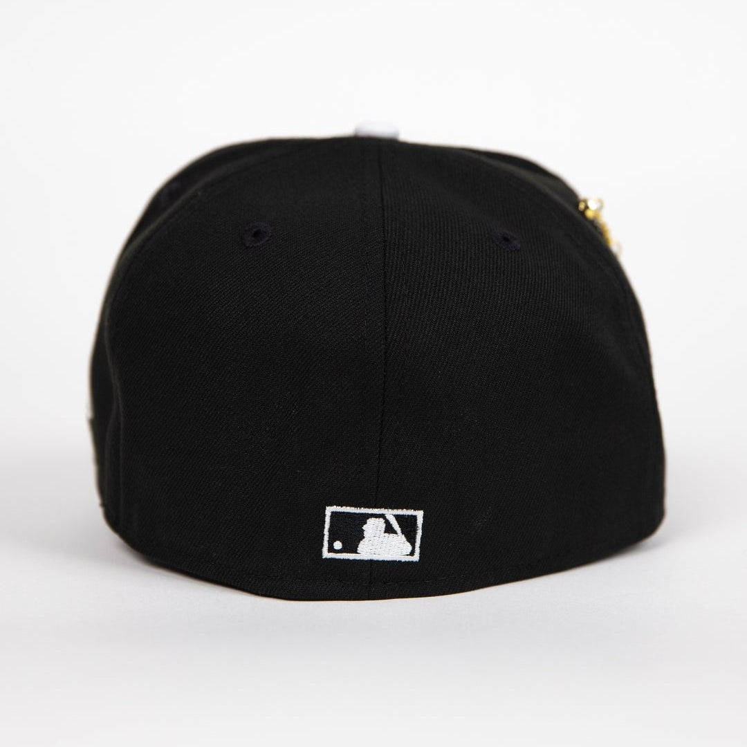 NEW ERA EXCLUSIVE 59FIFTY CHROME WHITE/BLACK LAS VEGAS RAIDERS SCRIPT W/ SUPERBOWL XI SIDE PATCH