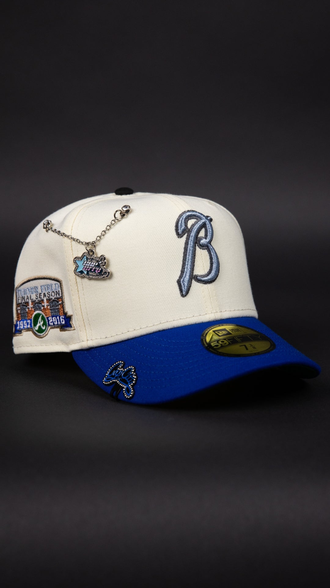 NEW ERA EXCLUSIVE 59FIFTY CHROME/ BLUE ATLANTA BRAVES W/ TURNER FIELD SIDE PATCH