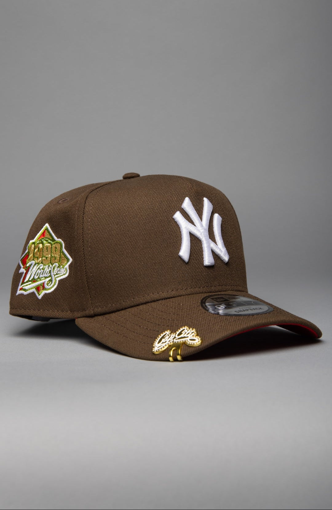NEW ERA 9FIFTY A-FRAME BROWN NEW YORK YANKEES SNAPBACK W/ 1999 WORLD SERIES SIDE PATCH