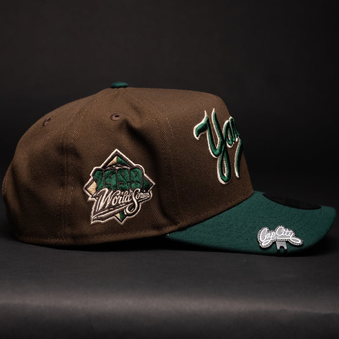 NEW ERA 9FIFTY A-FRAME BROWN/FOREST GREEN NEW YORK YANKEES SNAPBACK W/ 1999 WORLD SERIES SIDE PATCH