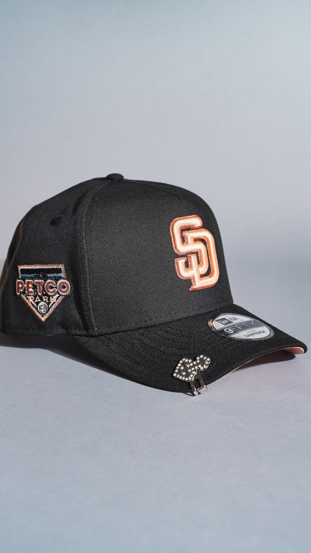 NEW ERA 9FIFTY A-FRAME BLACK SAN DIEGO PADRES SNAPBACK W/ PETCO PARK SIDE PATCH