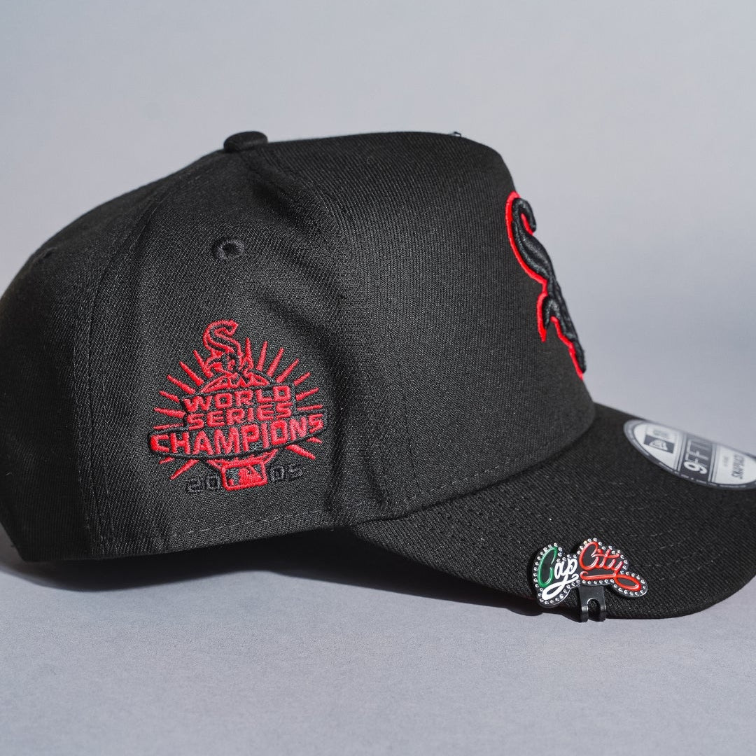 NEW ERA 9FIFTY A-FRAME BLACK CHICAGO WHITE SOX SNAPBACK W/ OUTLINE + WORLD SERIES CHAMPIONS SIDE PATCH