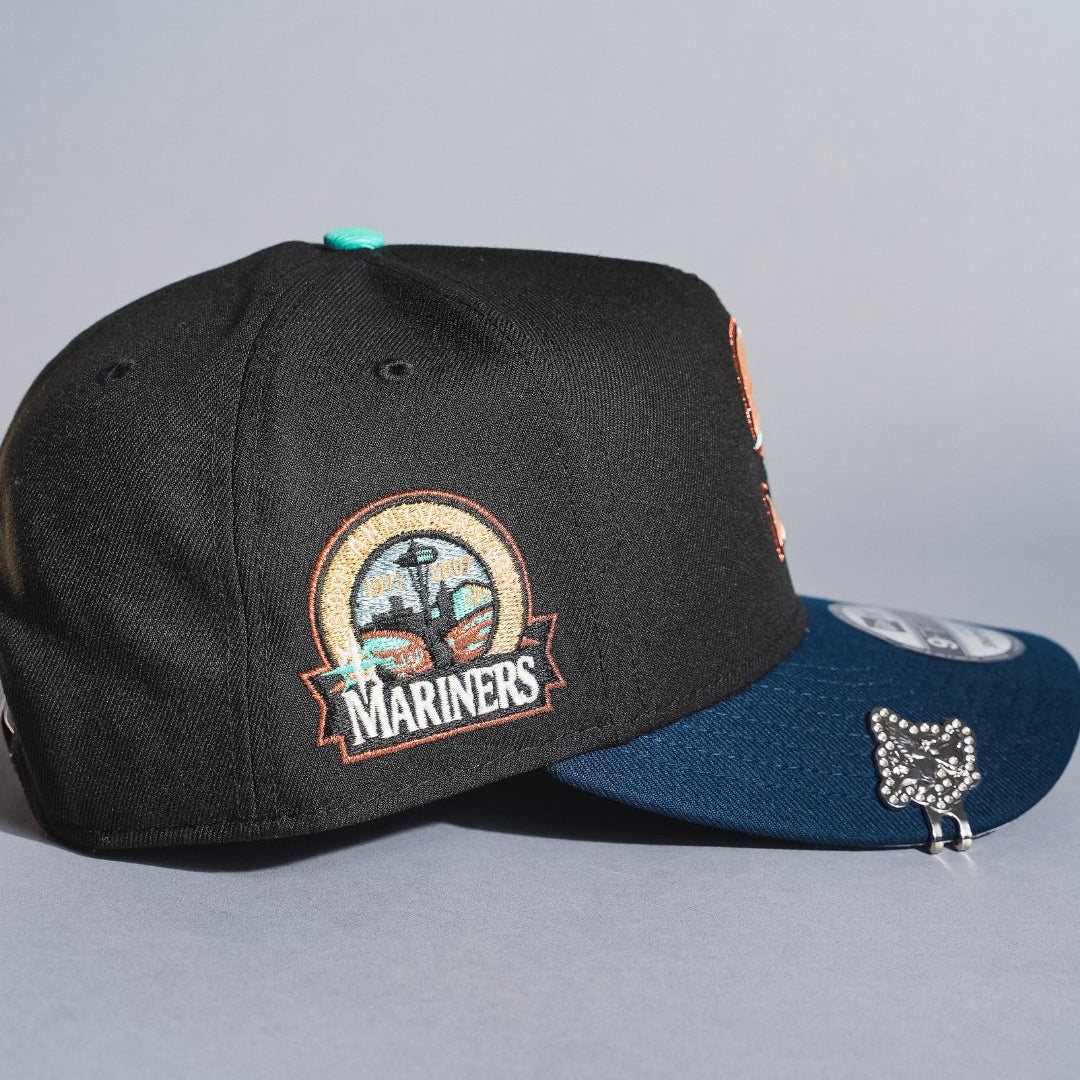 NEW ERA 9FIFTY A-FRAME BLACK/NAVY SEATTLE MARINERS SNAPBACK W/ ANNIVERSARY SIDE PATCH