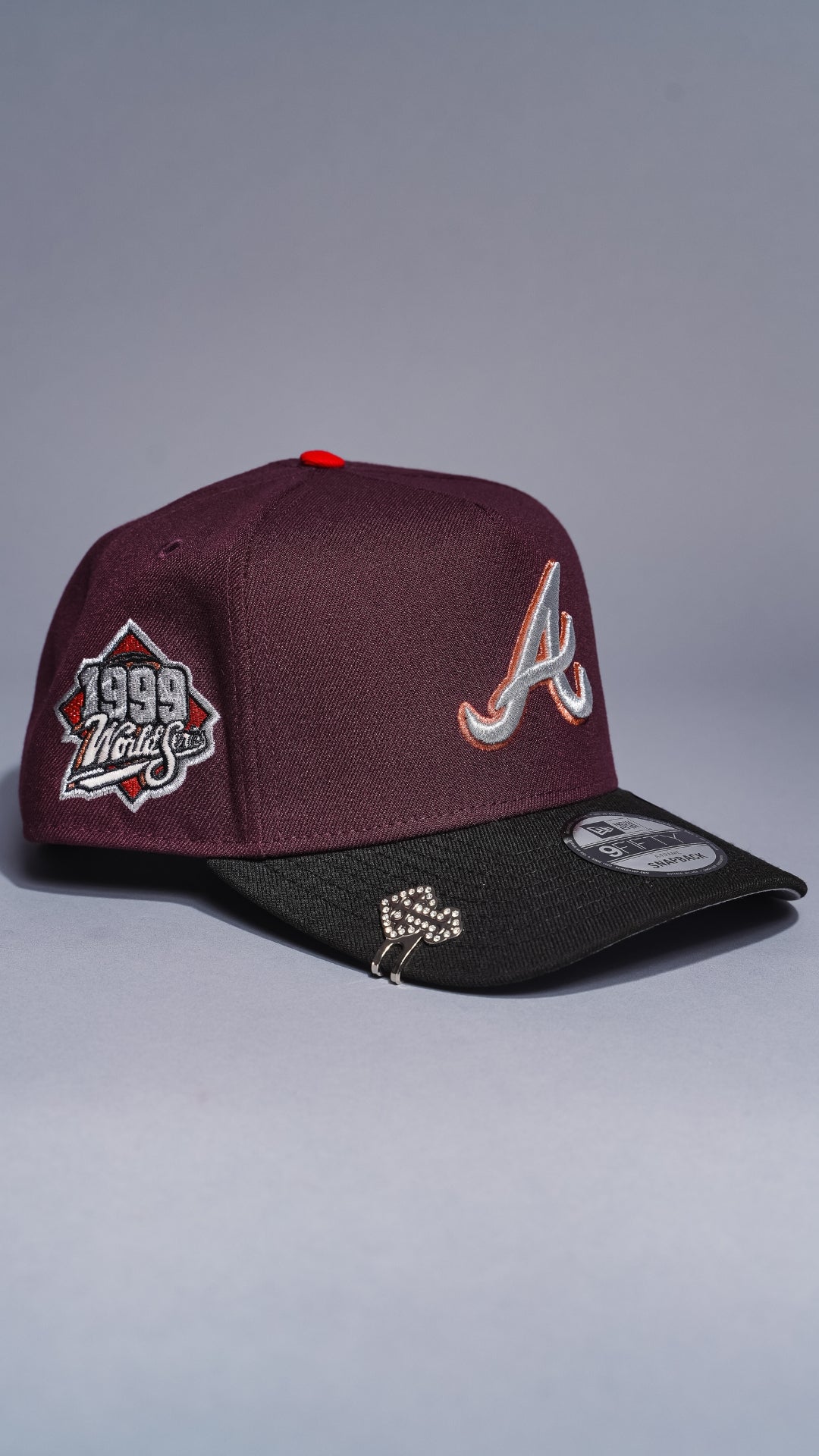 NEW ERA 9FIFTY A-FRAME BURGUNDY/BLACK ATLANTA BRAVES SNAPBACK W/ 1999 WORLD SERIES SIDE PATCH