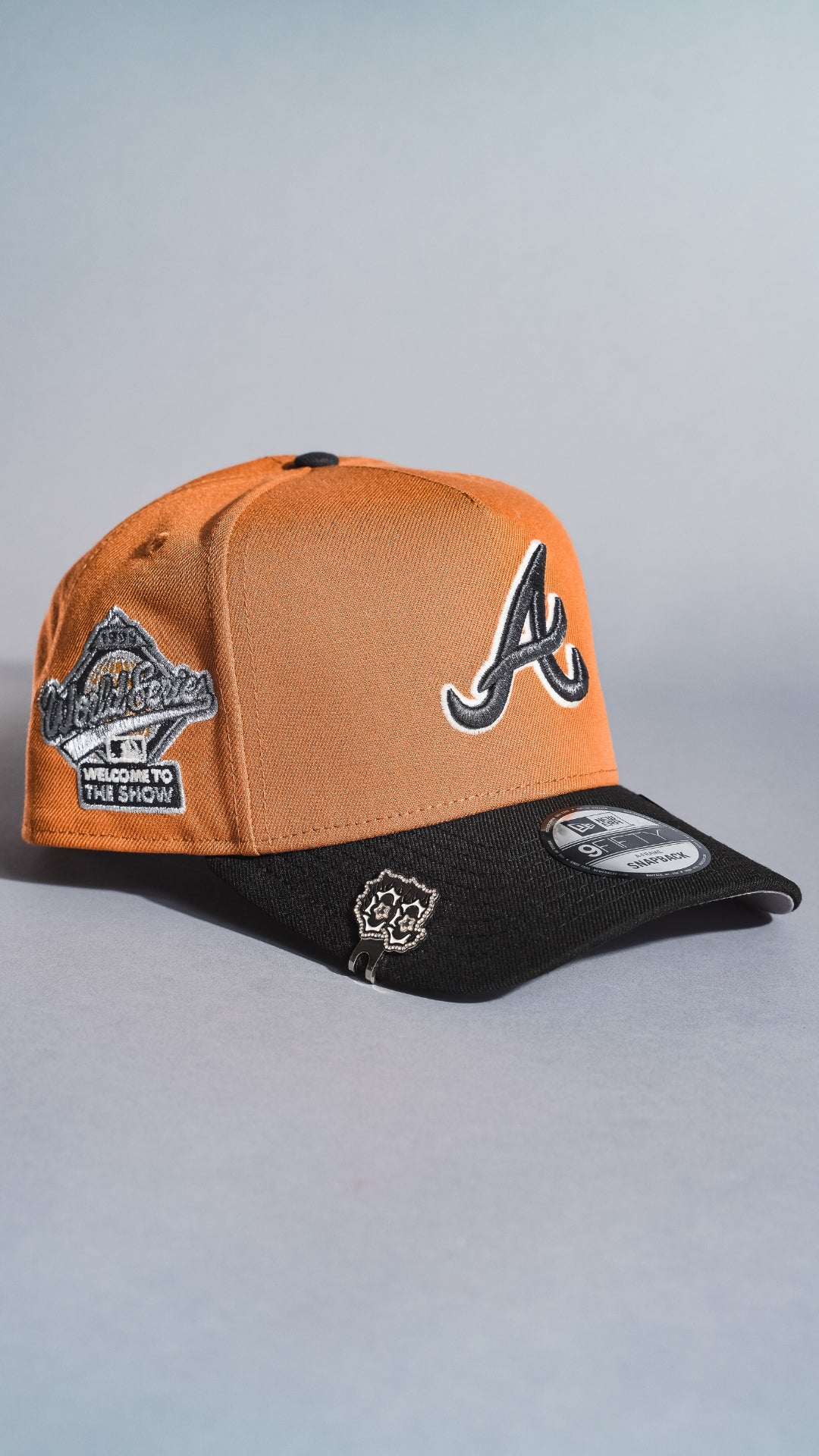 NEW ERA 9FIFTY A-FRAME TAN/BLACK ATLANTA BRAVES SNAPBACK W/ 1995 WORLD SERIES SIDE PATCH