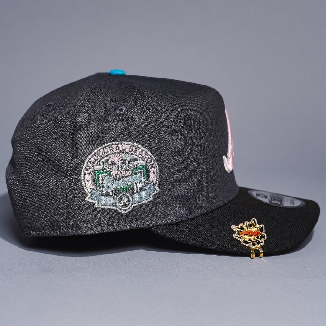 NEW ERA 9FIFTY A-FRAME DARK GREY/BLACK ATLANTA BRAVES SNAPBACK W/ 2017 INAUGURAL SEASON SIDE PATCH