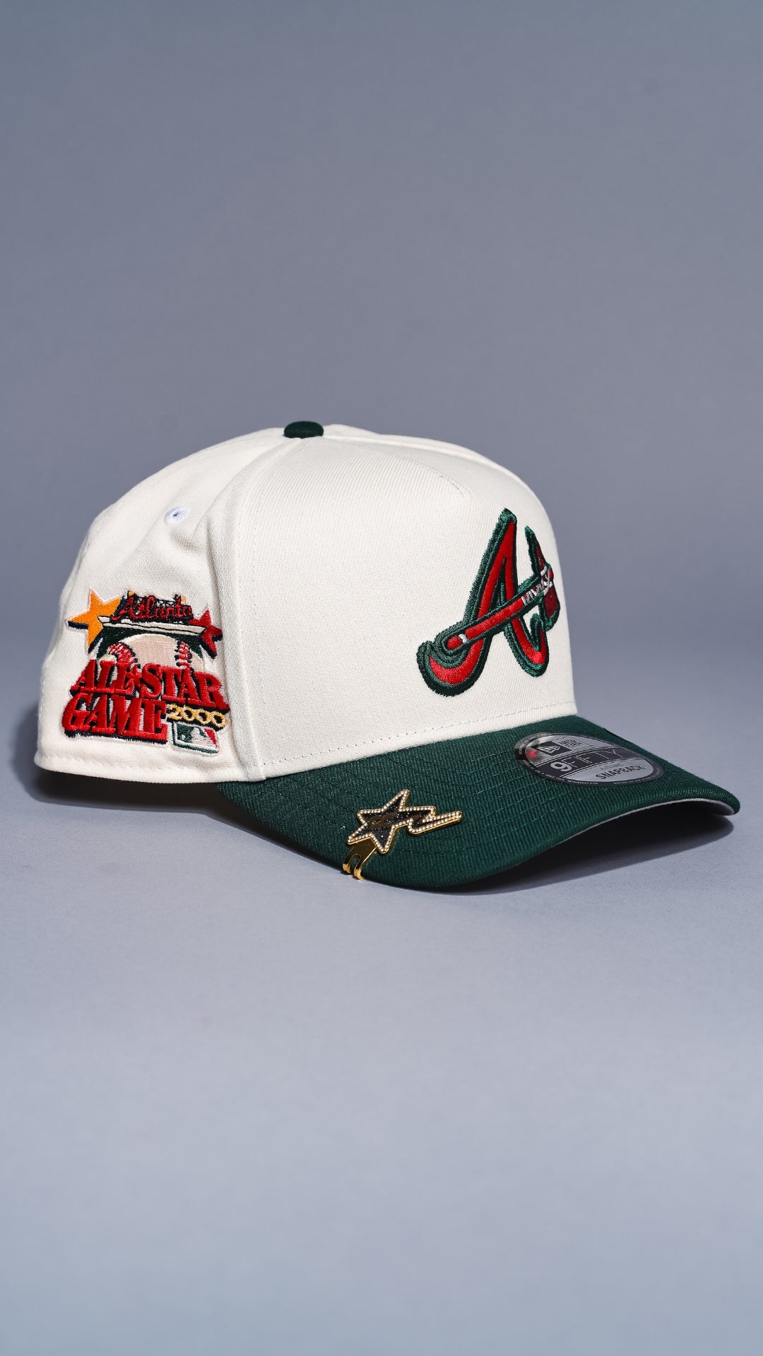 NEW ERA 9FIFTY A-FRAME CHROME/FOREST GREEN ATLANTA BRAVES SNAPBACK W/ 2000 ALL STAR GAME SIDE PATCH