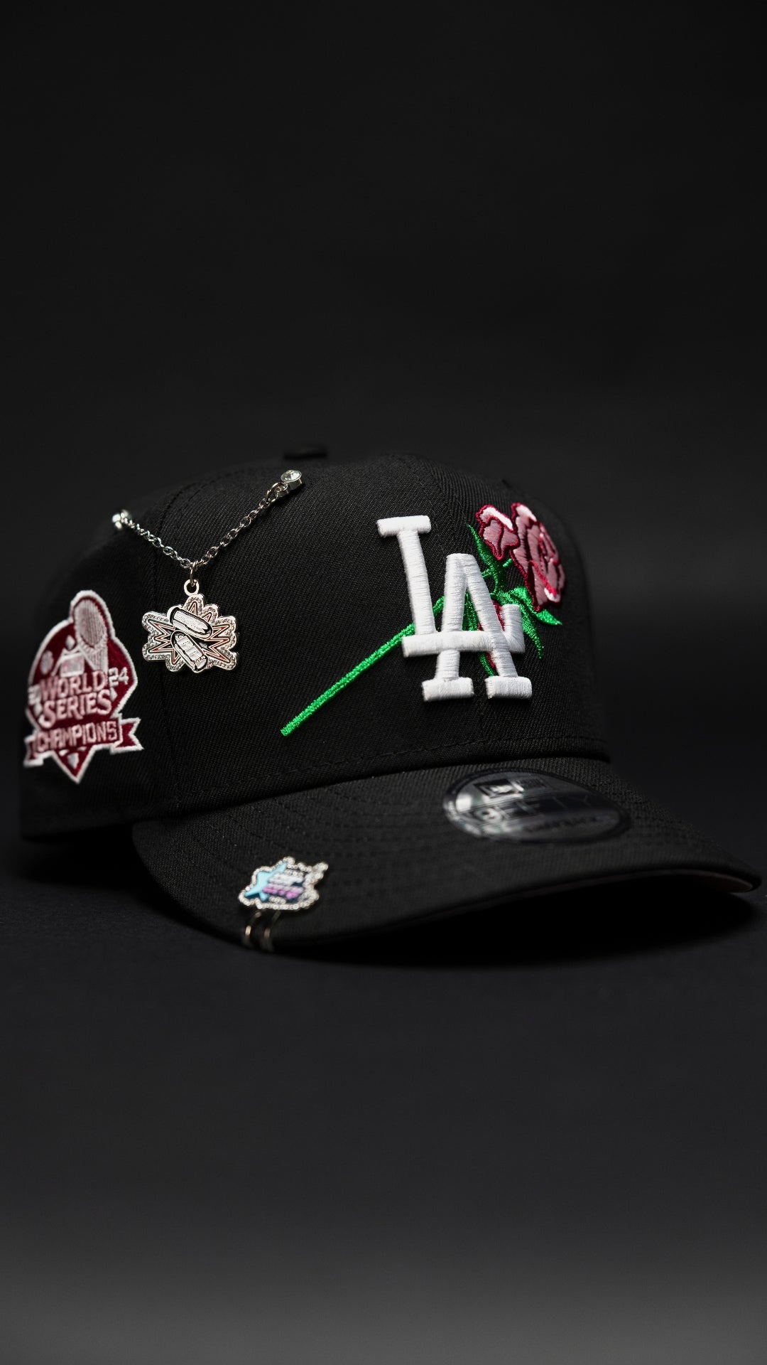 NEW ERA EXCLUSIVE 9FIFTY BLACK LOS ANGELES DODGERS SNAPBACK W/ ROSE + WORLD SERIES CHAMPIONS SIDE PATCH