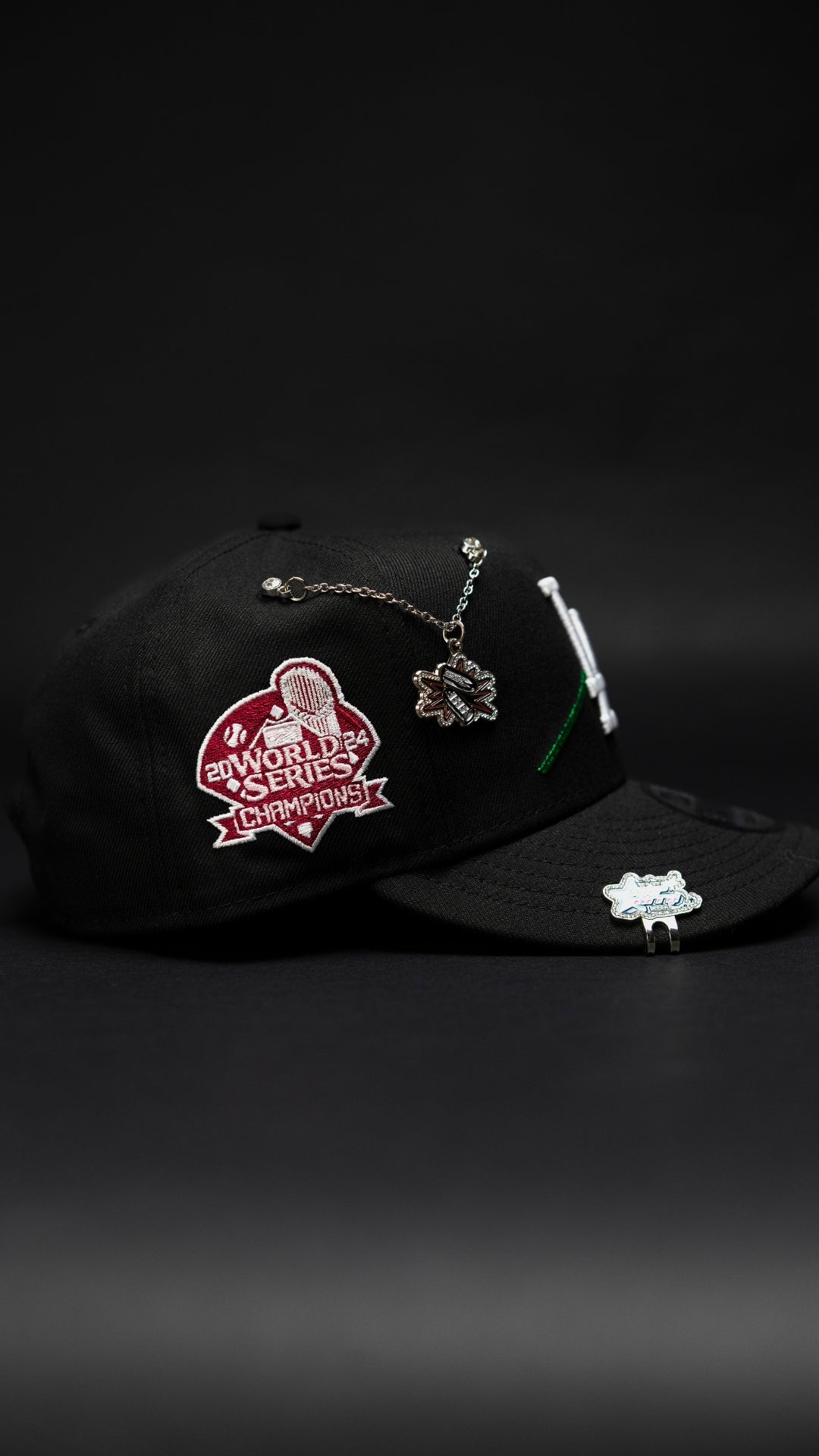 NEW ERA EXCLUSIVE 9FIFTY BLACK LOS ANGELES DODGERS SNAPBACK W/ ROSE + WORLD SERIES CHAMPIONS SIDE PATCH