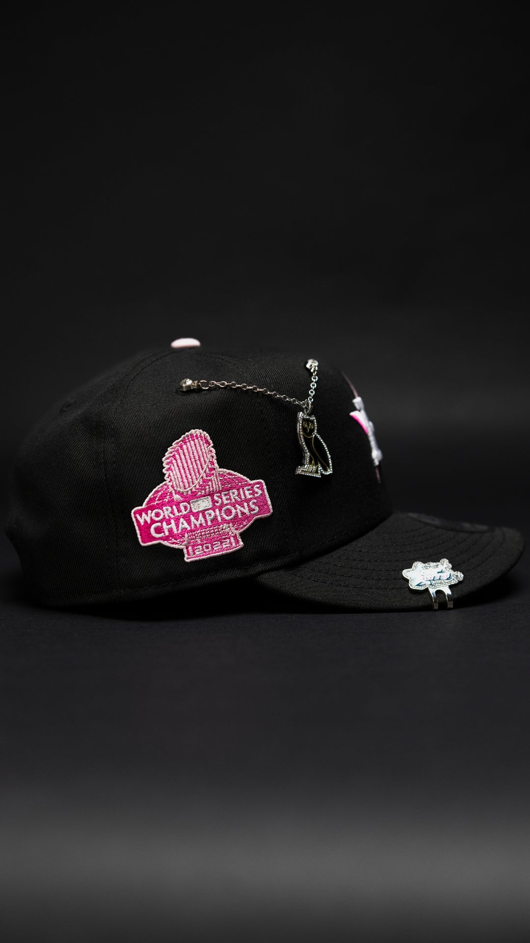 SNAPBACK 9FIFTY CAQUI/AZUL EXCLUSIVO DE NEW ERA LOS ANGELES DODGERS CON PARCHE LATERAL DE LA 75.ª SERIE MUNDIAL 