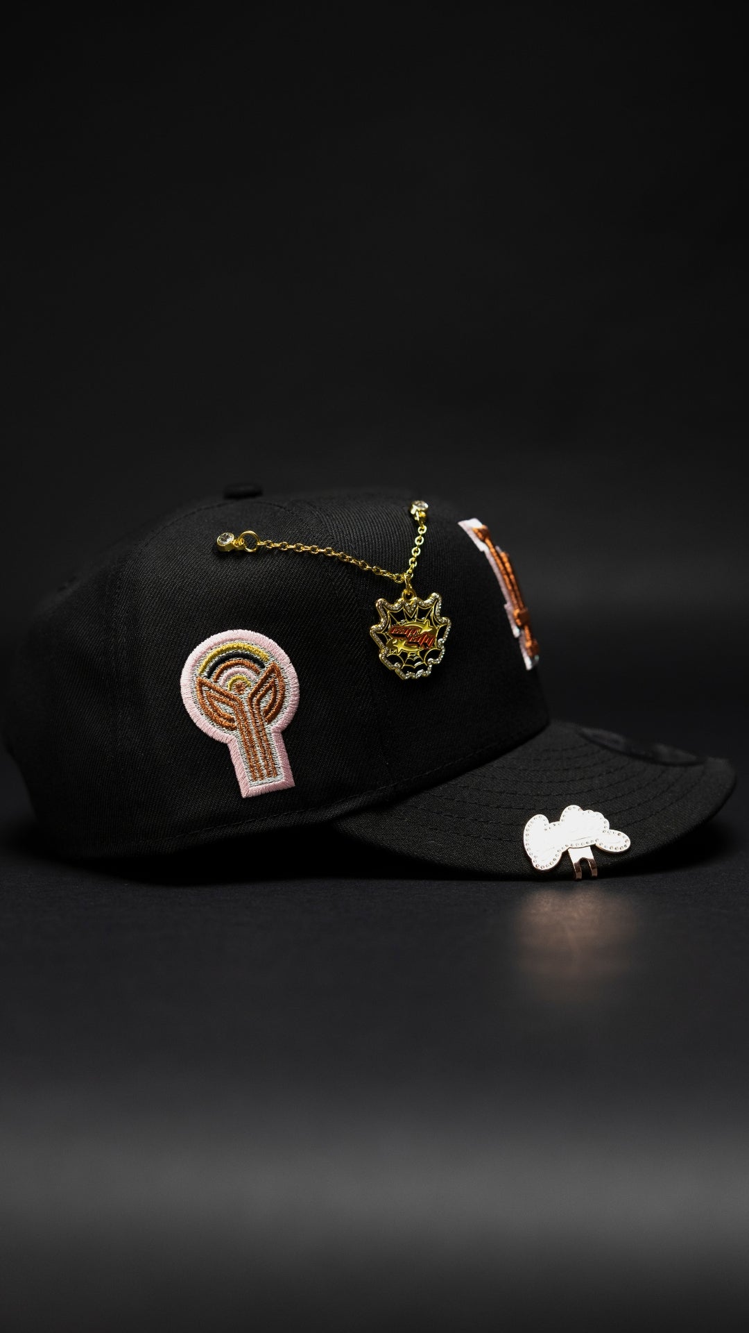 NEW ERA EXCLUSIVE 9FIFTY BLACK LOS ANGELES DODGERS SNAPBACK W/ FERNANDO VALENZUELA SIDE PATCH