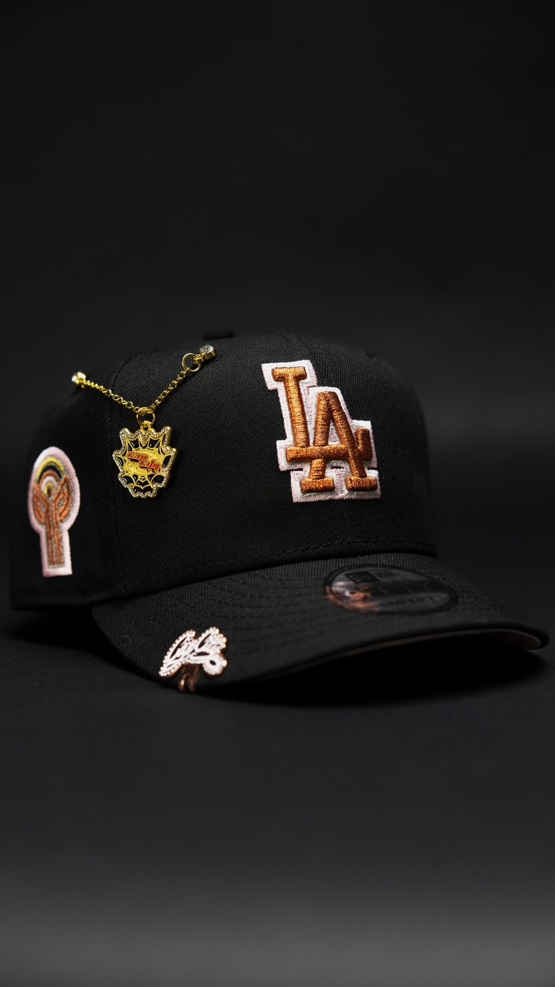 NEW ERA EXCLUSIVE 9FIFTY BLACK LOS ANGELES DODGERS SNAPBACK W/ FERNANDO VALENZUELA SIDE PATCH