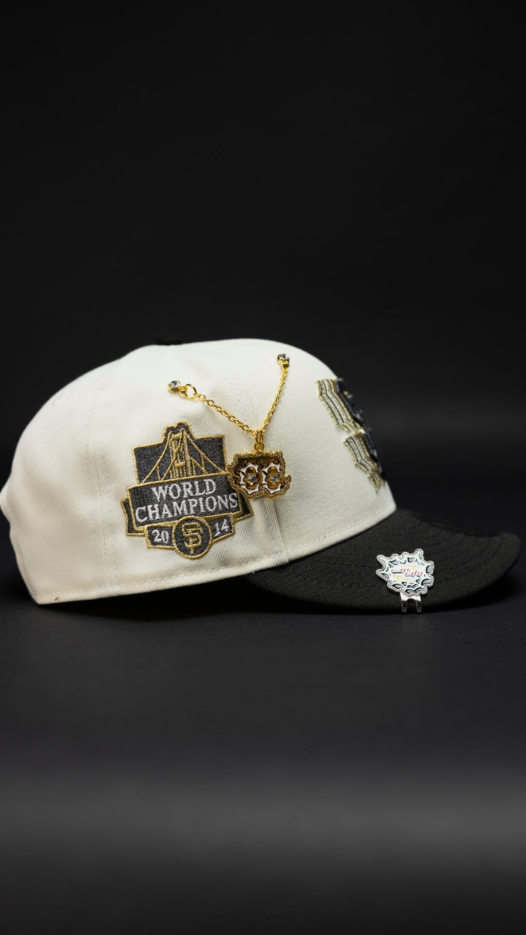 NEW ERA EXCLUSIVE 9FIFTY CHROME/BLACK SAN FRANCISCO GIANTS SNAPBACK W/ WORLD CHAMPIONS SIDE PATCH