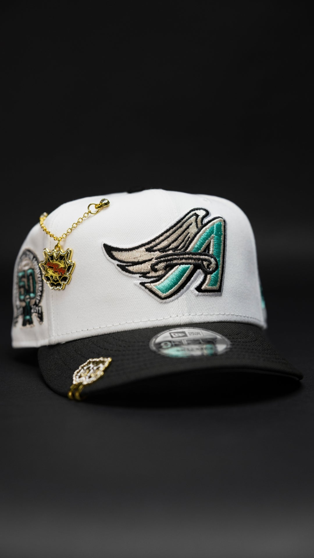 NEW ERA EXCLUSIVE 9FIFTY PEARL WHITE/BLACK ANAHEIM ANGELS SNAPBACK W/ 50TH ANNIVERSARY SIDE PATCH