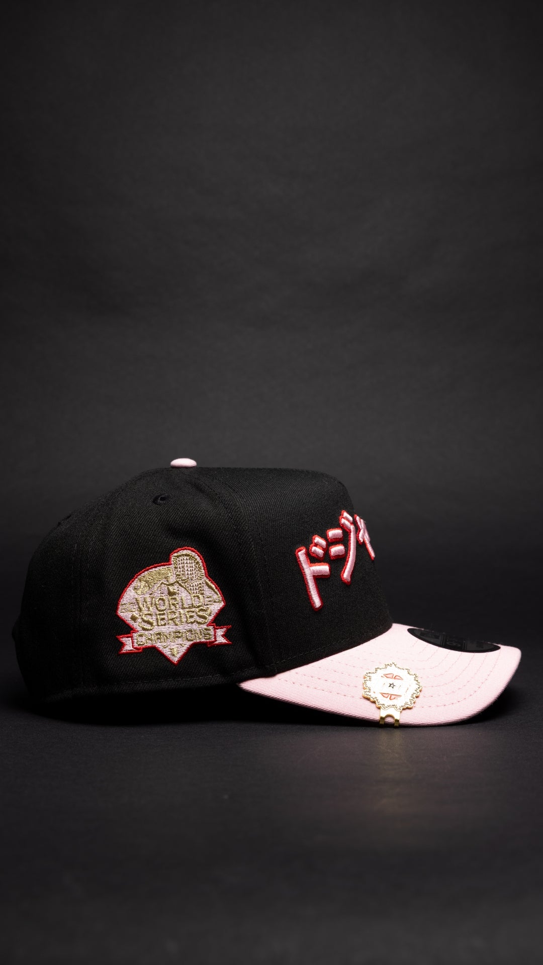 NEW ERA 9FIFTY A-FRAME BLACK/PINK LOS ANGELES DODGERS JAPANESE SCRIPT W/ WORLD SERIES CHAMPIONS SIDE PATCH