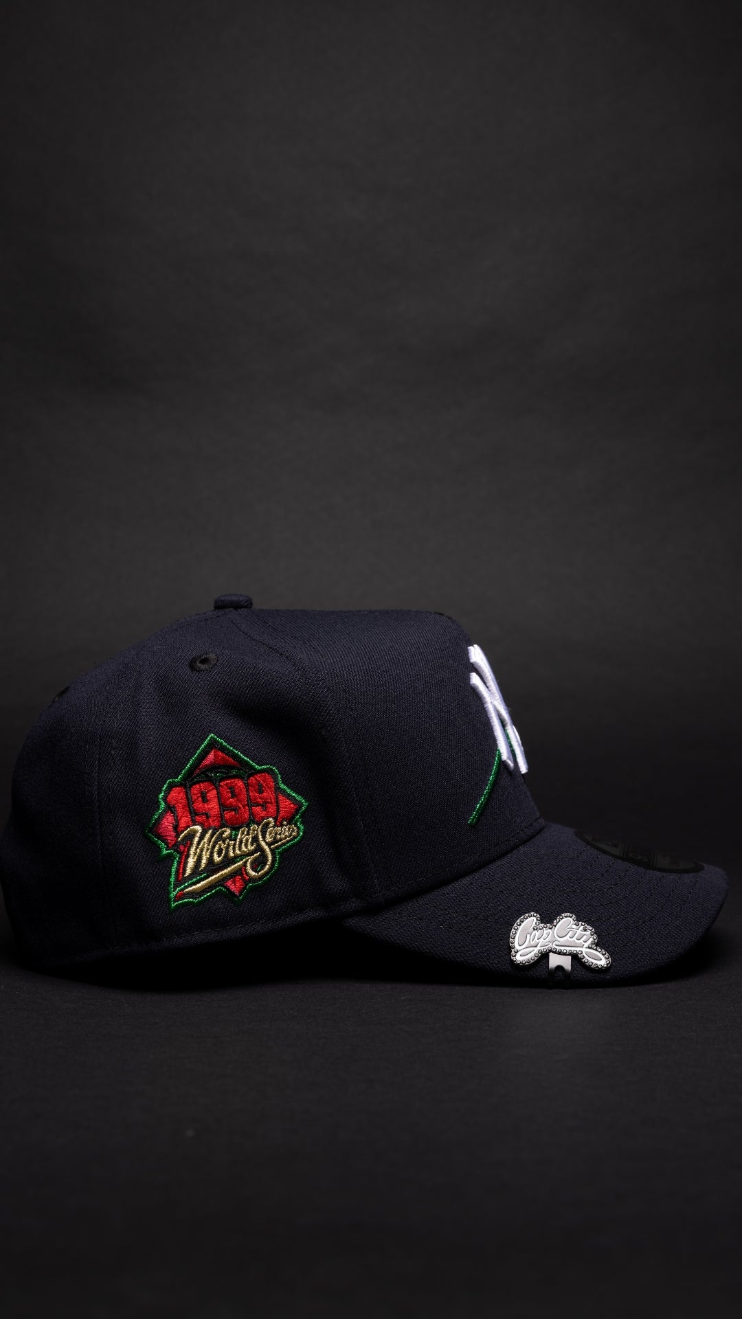 NEW ERA 9FIFTY A-FRAME NAVY NEW YORK YANKEES W/ RED ROSE + 1999 WORLD SERIES SIDE PATCH