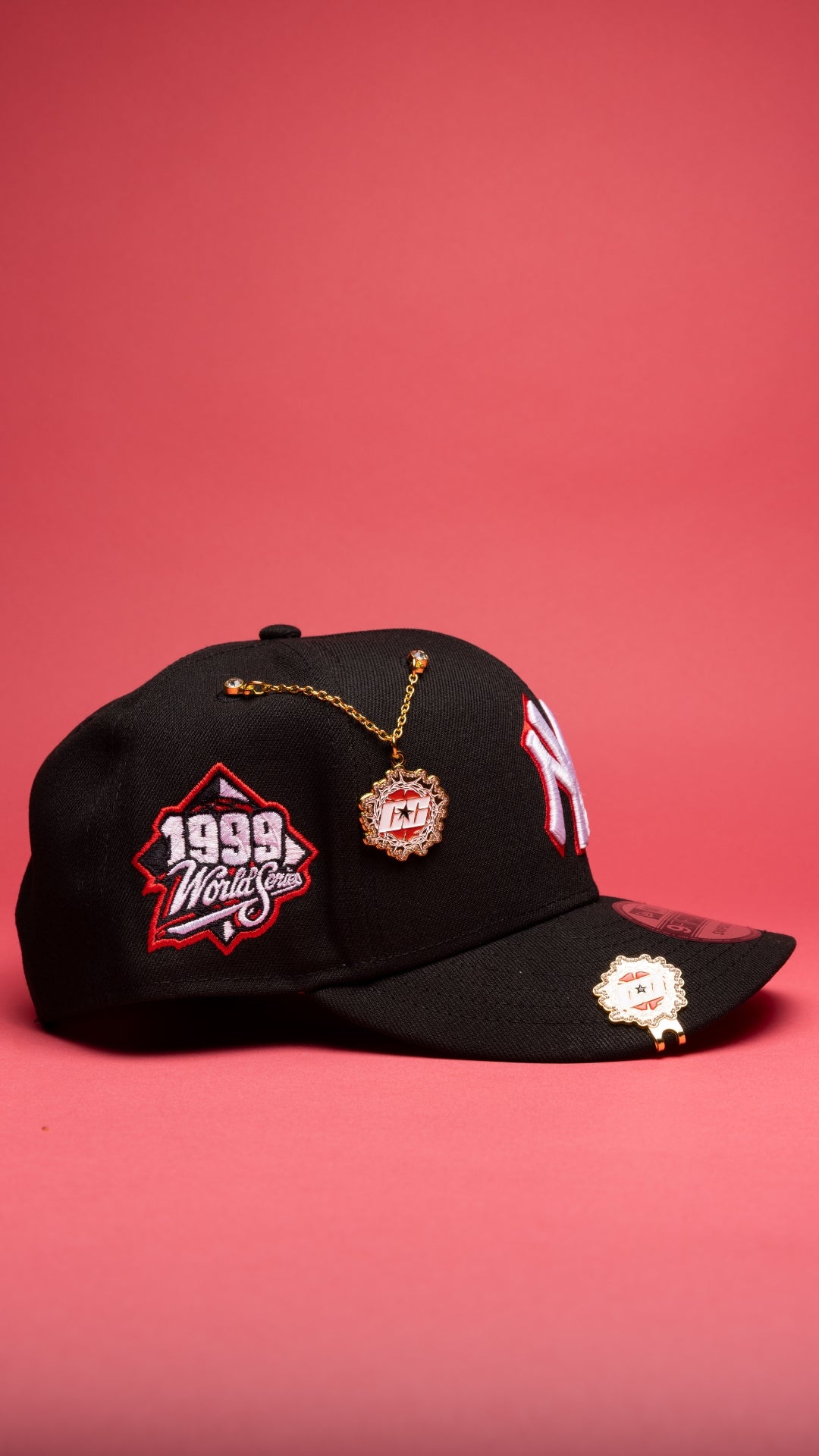 NEW ERA EXCLUSIVE 9FIFTY BLACK NEW YORK YANKEES SNAPBACK W/ 1999 WORLD SERIES SIDE PATCH