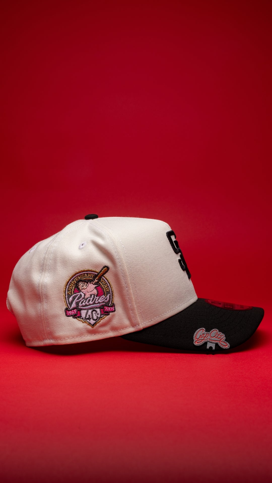 NEW ERA 9FIFTY A-FRAME CHROME/BLACK SAN DIEGO PADRES SNAPBACK W/ RED ROSES + 40TH ANNIVERSARY SIDE PATCH