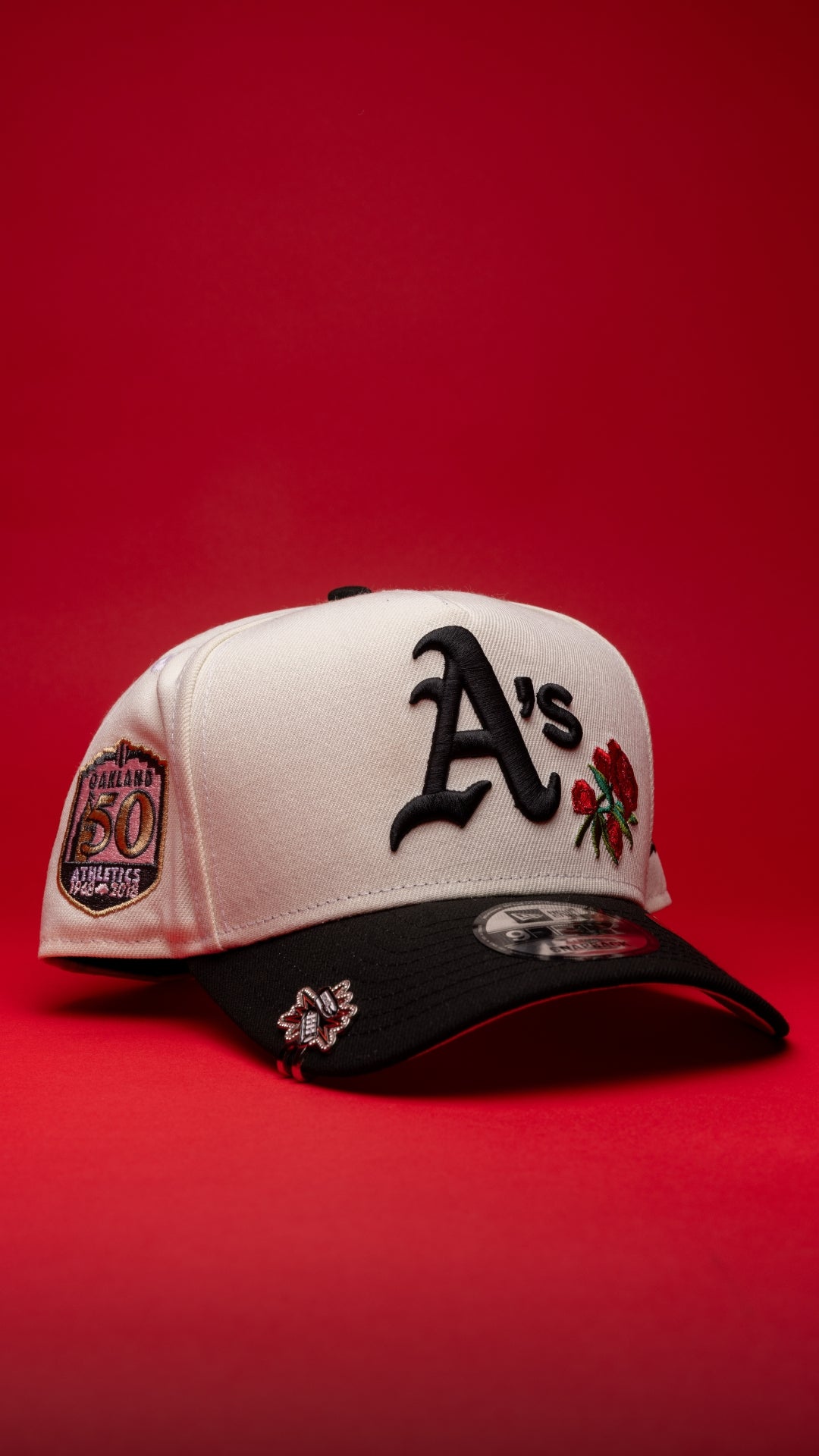 NEW ERA 9FIFTY A-FRAME CHROME/BLACK OAKLAND ATHLETICS SNAPBACK W/ RED ROSES + 50TH ANNIVERSARY SIDE PATCH