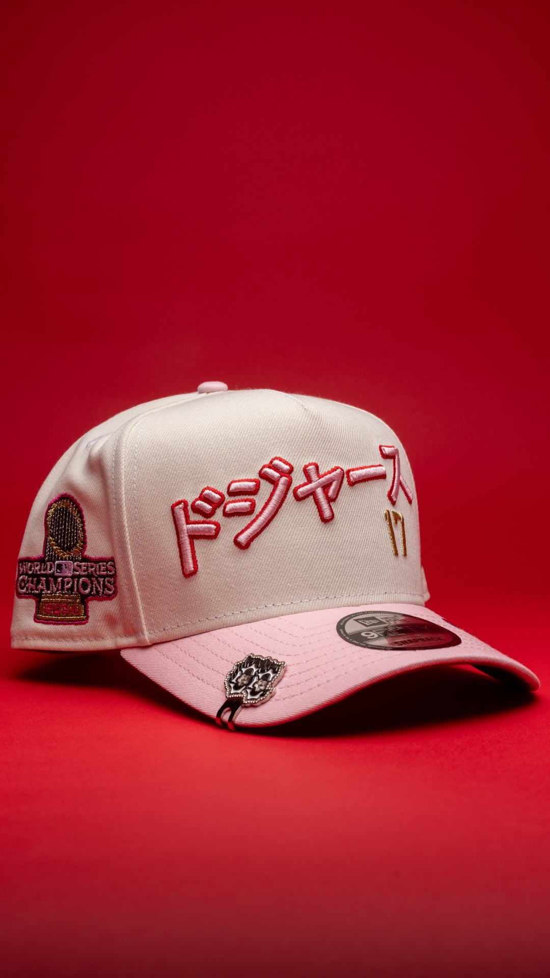 NEW ERA 9FIFTY A-FRAME CHROME/PNK LOS ANGELES DODGERS JAPANESE SCRIPT W/ WORLD SERIES CHAMPIONS SIDE PATCH