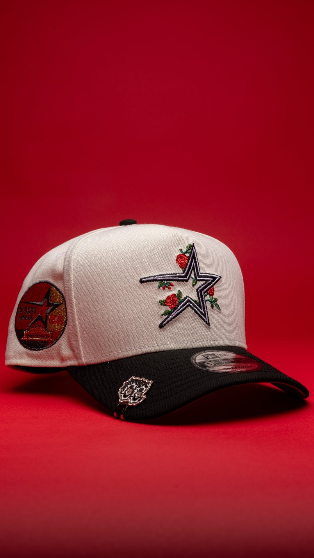 NEW ERA 9FIFTY A-FRAME CHROME/BLACK HOUSTON ASTROS SNAPBACK W/ RED ROSES + 35TH ANNIVERSARY SIDE PATCH
