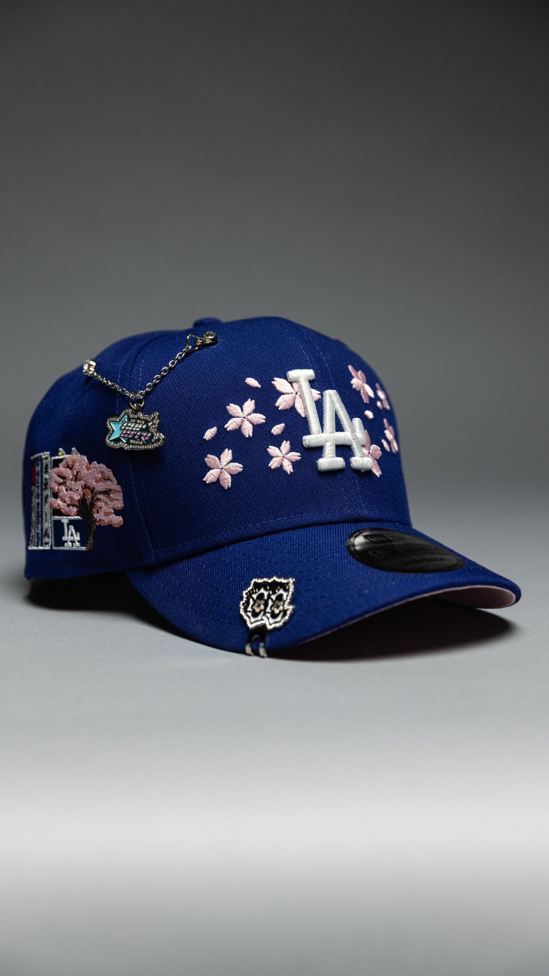 NEW ERA EXCLUSIVE 9FIFTY BLUE LOS ANGELES DODGERS SNAPBACK W/ FLORAL EMBROIDERY + TOKYO SERIES SIDE PATCH