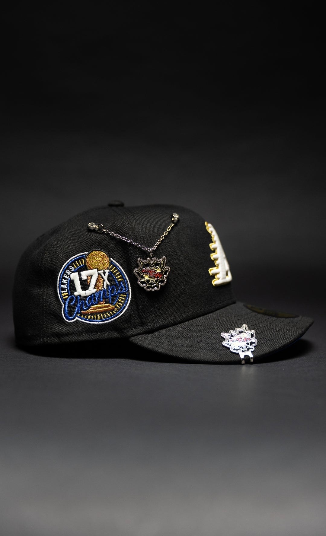 NEW ERA EXCLUSIVE 59FIFTY BLACK LOS ANGELES LAKERS W/ 17X CHAMPIONS SIDE PATCH