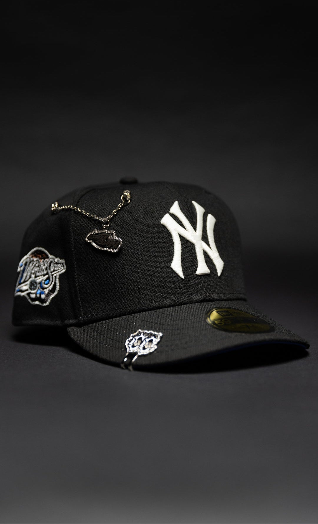 NEW ERA EXCLUSIVE 59FIFTY BLACK NEW YORK YANKEES W/ WORLD SERIES SIDE PATCH