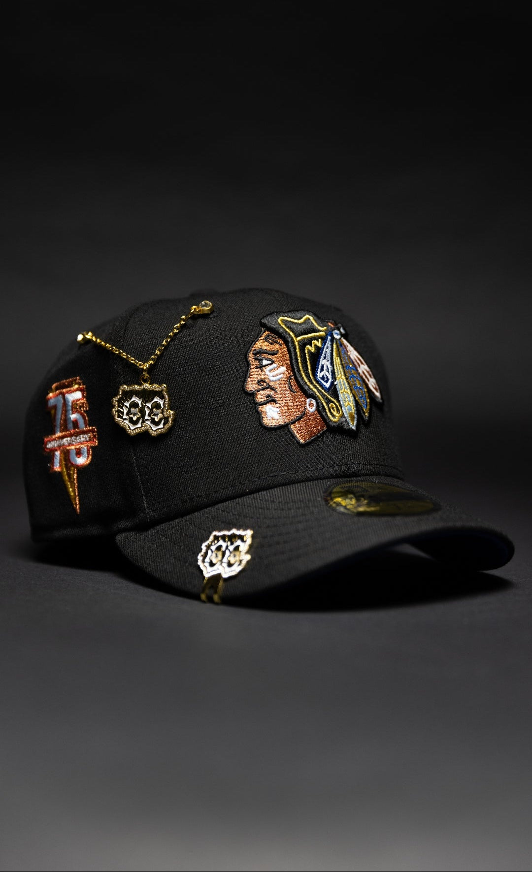 NEW ERA EXCLUSIVE 59FIFTY BLACK CHICAGO BLACKHAWKS W/ 75TH ANNIVERSARY SIDE PATCH